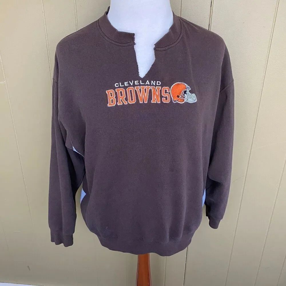 NFL men XL Longsleeve pullover sweatshirt w/v-cut neck Cleveland Browns